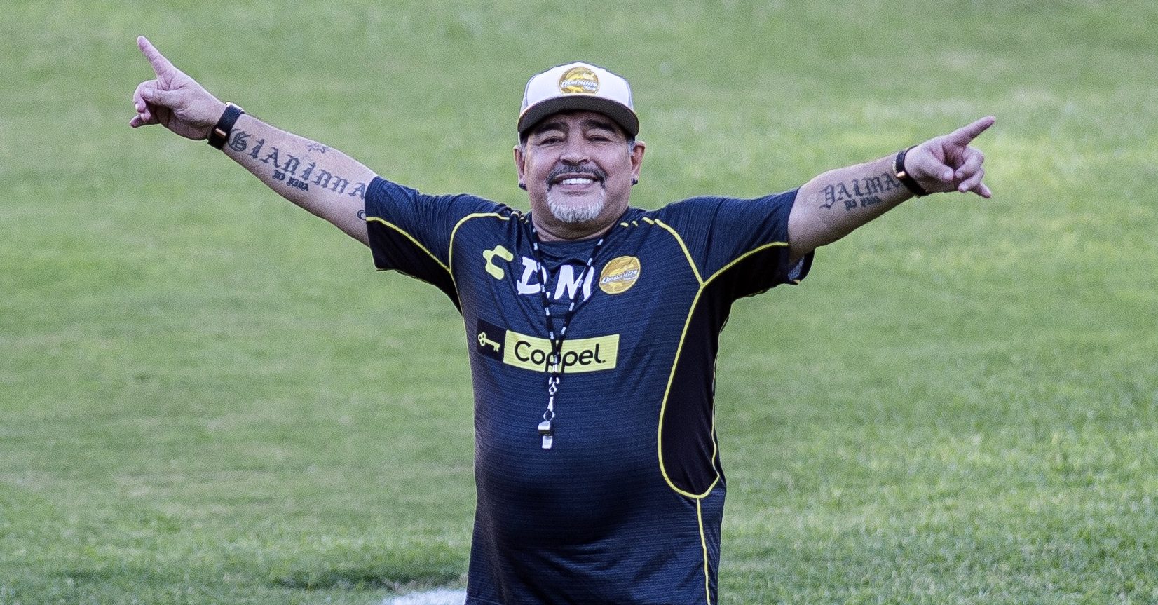 Investigan a médico de Maradona por negligencia en la muerte del astro