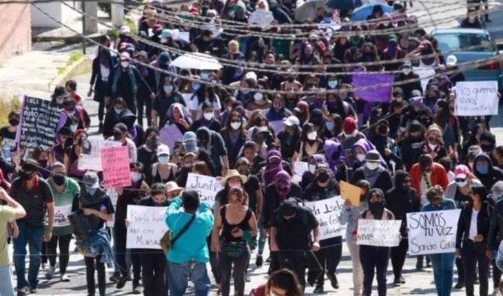 Marcha feminista contra asesinatos en Toluca, Edomex
