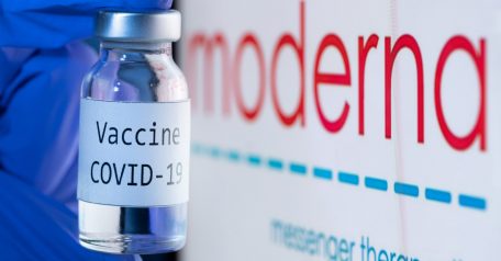 Moderna pedirá a la FDA autorización para que vacuna se aplique en EU