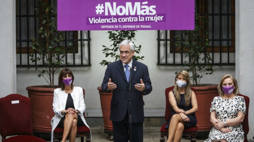 Piñera encabezó ceremonia por Día Internacional de la Eliminación de Violencia contra la Mujer: agenda se ha cumplido "en más de dos tercios"