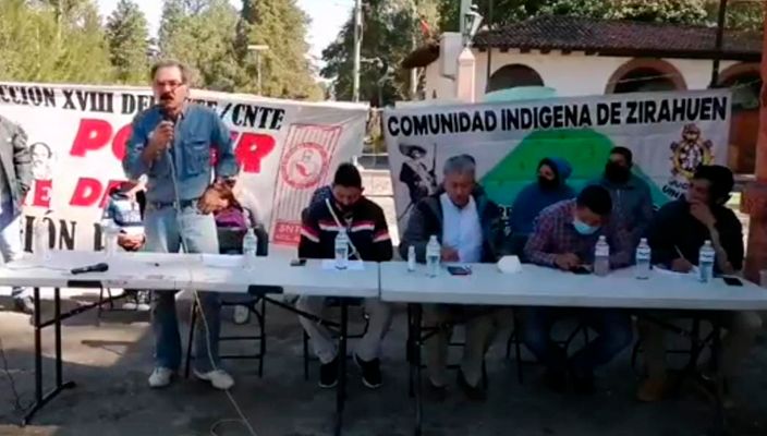 Pueblos indígenas apoyan toma de vías férreas por integrantes del magisterio michoacano