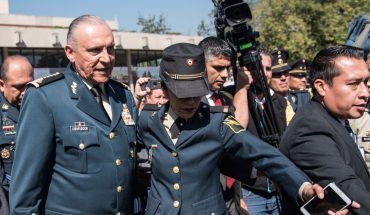 Salvador Cienfuegos llega a México tras retiro de cargos en EU