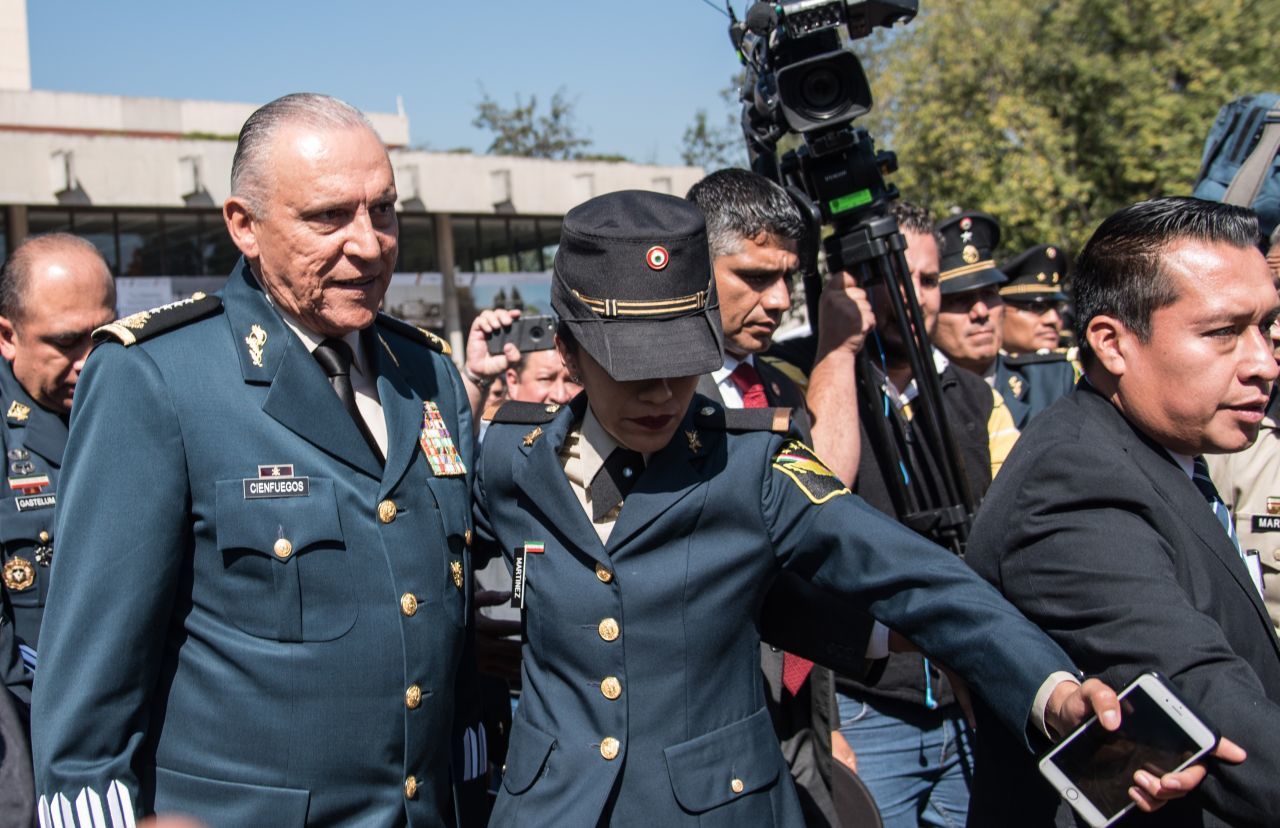 Salvador Cienfuegos llega a México tras retiro de cargos en EU