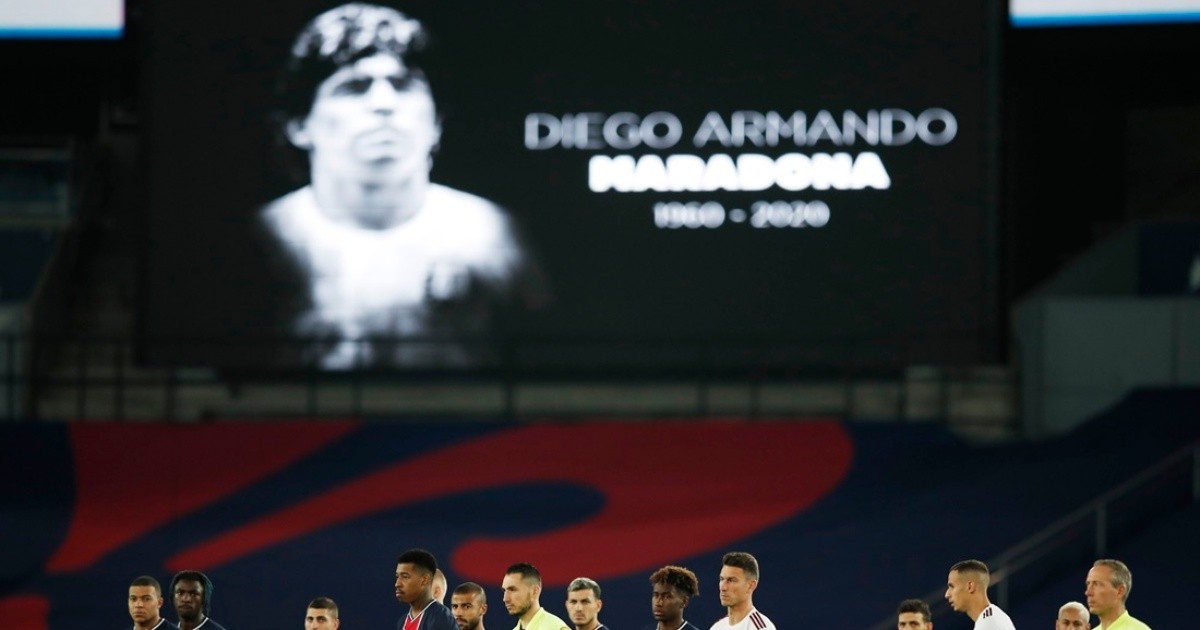 Un sábado cargado de homenajes a Maradona en el fútbol europeo