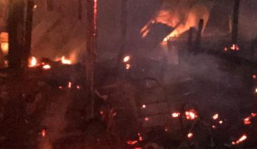 incendio arrasa con tres casas en Invasión Bugambilias