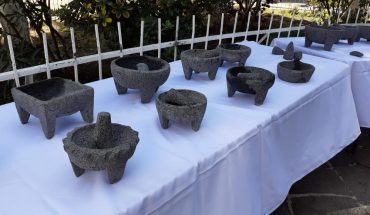 translated from Spanish: Artisans of San Nicolás Obispo begin registration of collective mark of their molcajetes