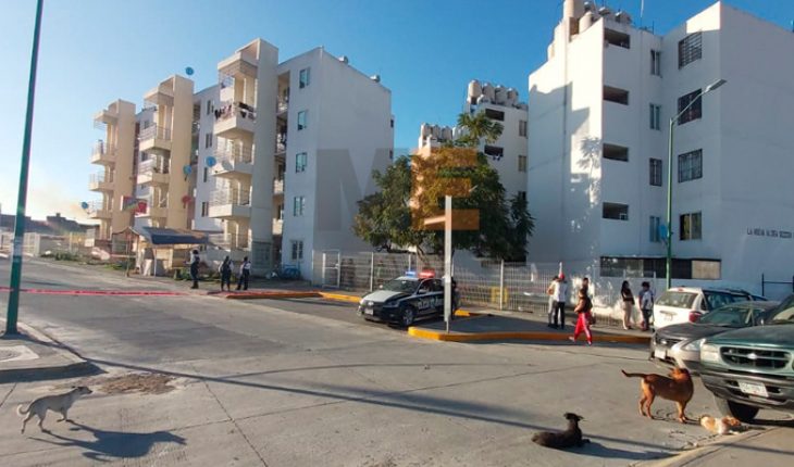translated from Spanish: Couple is shot to death in Villas de Oriente department in Morelia