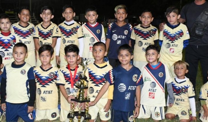 translated from Spanish: Deportivo Charly-Eagle wins Copa de Futbol in Los Mochis