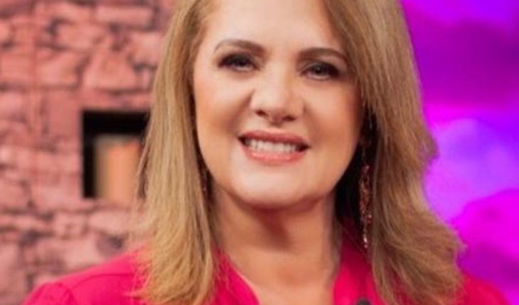 translated from Spanish: Erika Buenfil makes it clear that she is still beautiful with photo in nets