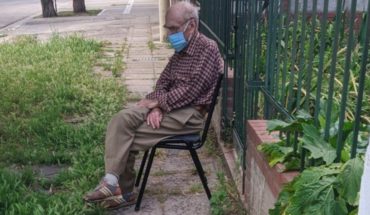 translated from Spanish: His neighbors saved his life: an old man waited for an ambulance that never came