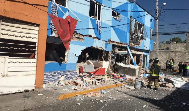 translated from Spanish: It operates pizzeria in Azcapotzalco by gas accumulation; there are two injured