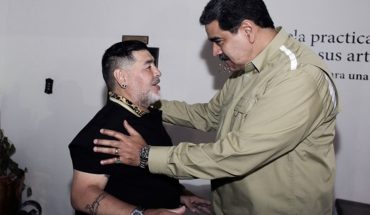 translated from Spanish: Nicolás Maduro wrote a letter to Maradona: “We have received a devastating blow”