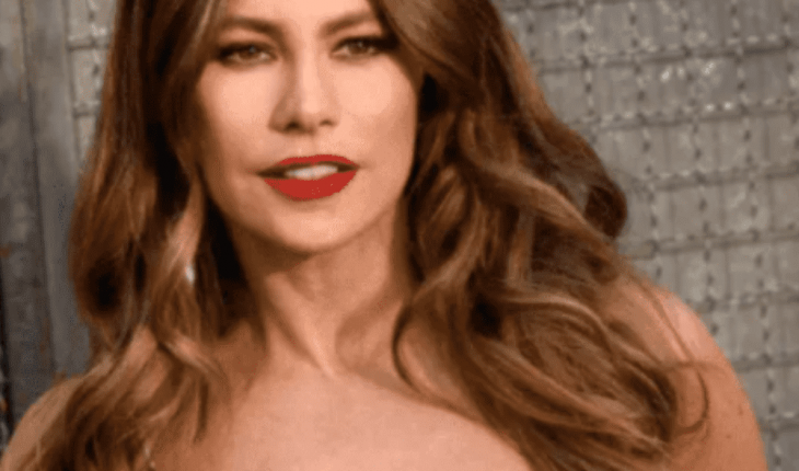 translated from Spanish: Sofia Vergara shares image with her favorite pet