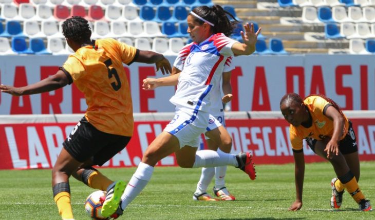 translated from Spanish: The Women’s Red fell to Zambia in friendly for Olympic repechage