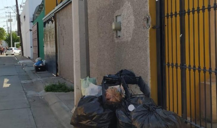 translated from Spanish: The central sector of Los Mochis follow the problems with garbage