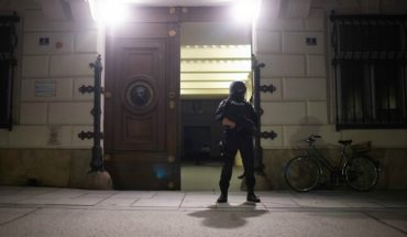 translated from Spanish: Vienna attack suspect had previous conviction for terrorism
