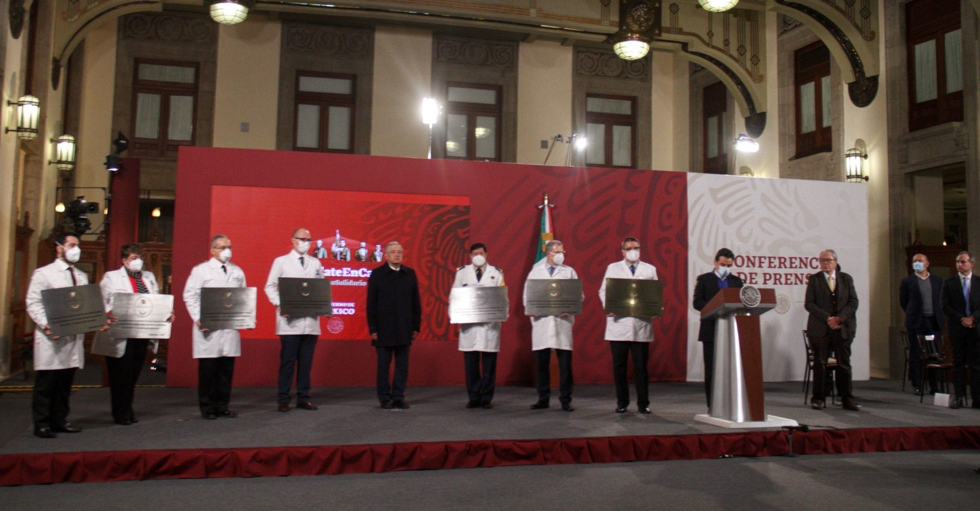 980 hospitales reciben Condecoración Miguel Hidalgo por su labor contra COVID