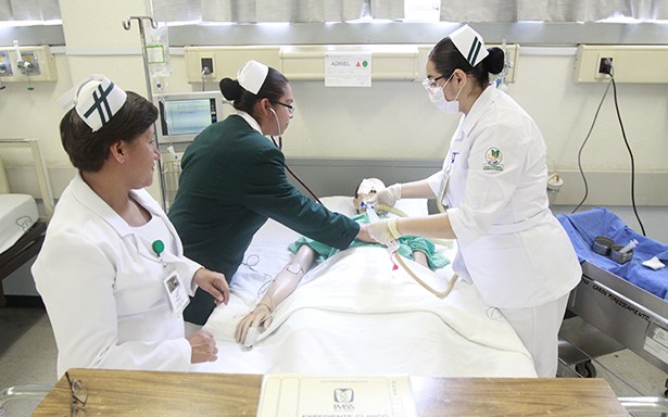 A pesar de la pandemia, más de 900 enfermeras y enfermeros del IMSS concluyeron cursos de especialización