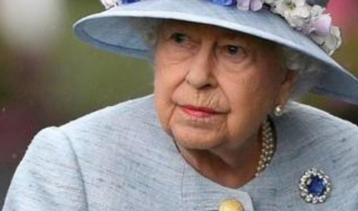 Acusan a la Reina Isabel II de maltrato animal