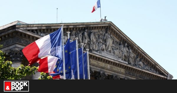 Alcaldesa de París recibe absurda multa por contratar muchas mujeres