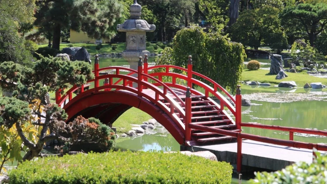 Ceremonia de Quema en el Jardín Japonés: "Si te caes 7 veces te levantas 8"