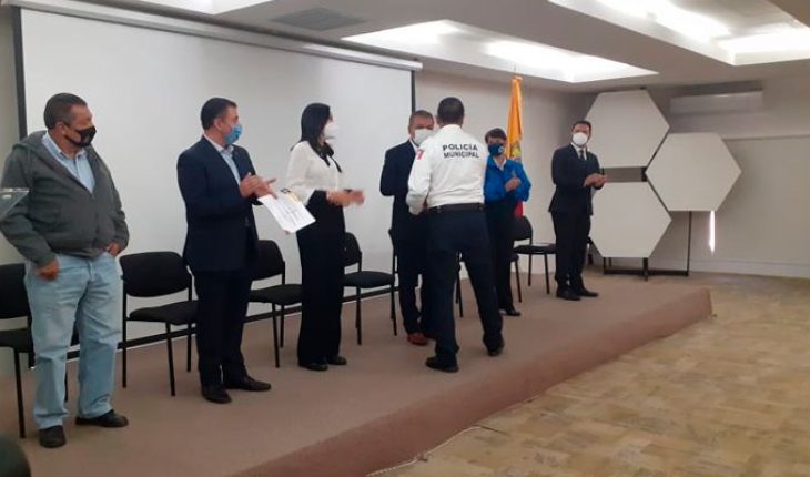 Dan reconocimiento e incentivo a 10 policías de Morelia