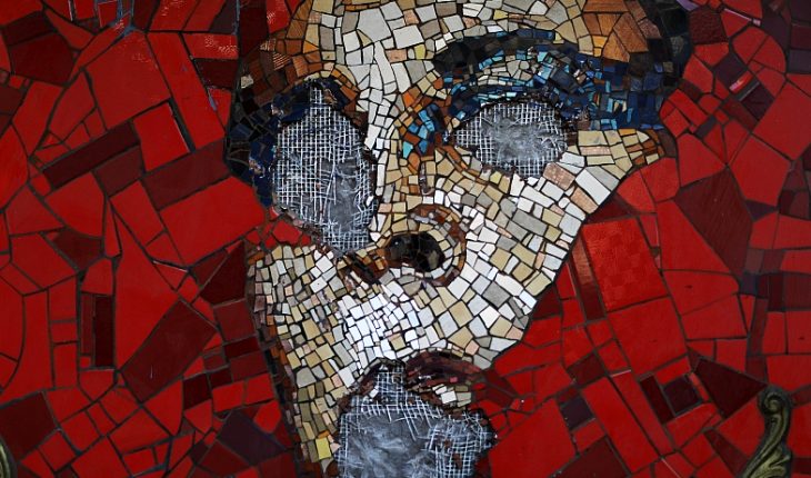 Denuncian nuevo ataque a mosaico de Pedro Lemebel en el centro de Santiago