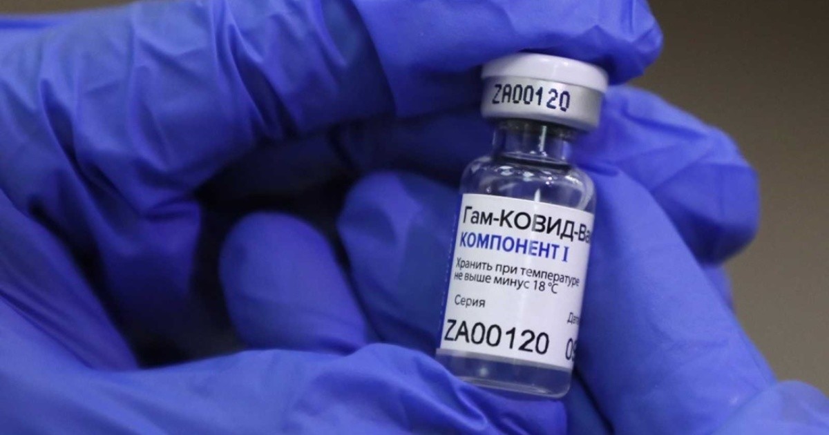 Desde el Gobierno aseguran que la vacuna rusa es “segura y eficaz” en mayores de 60 años