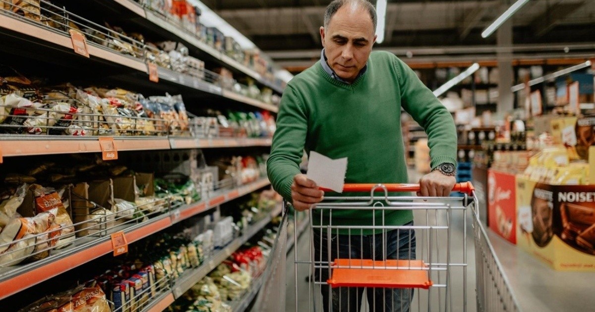 En octubre, las ventas en supermercados cayeron un 2,2% interanual