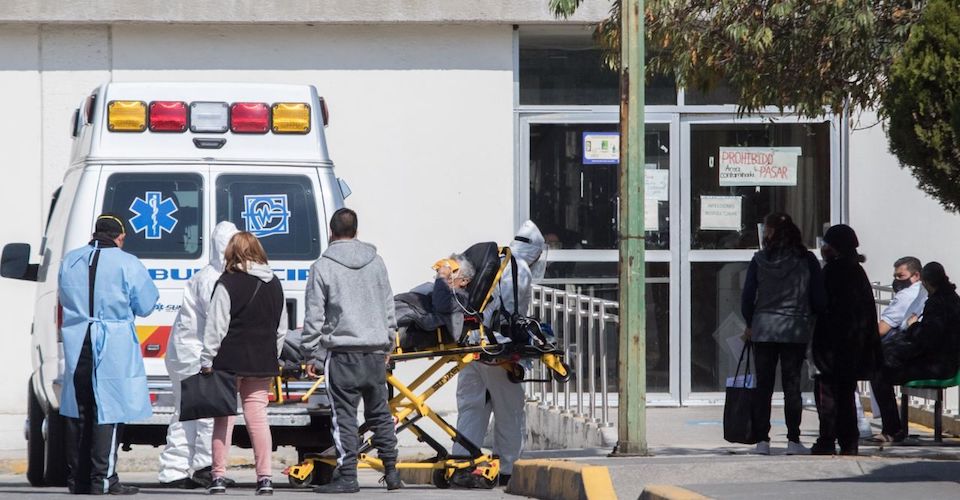 Hospitalizaciones por COVID superan en 7% primer pico de la pandemia