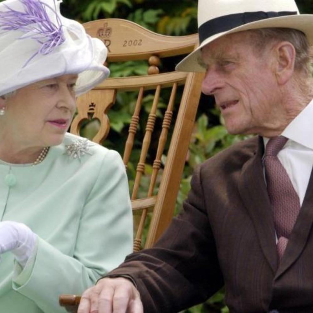 La reina Isabel es 'gruñona' y el príncipe Felipe 'coqueto'