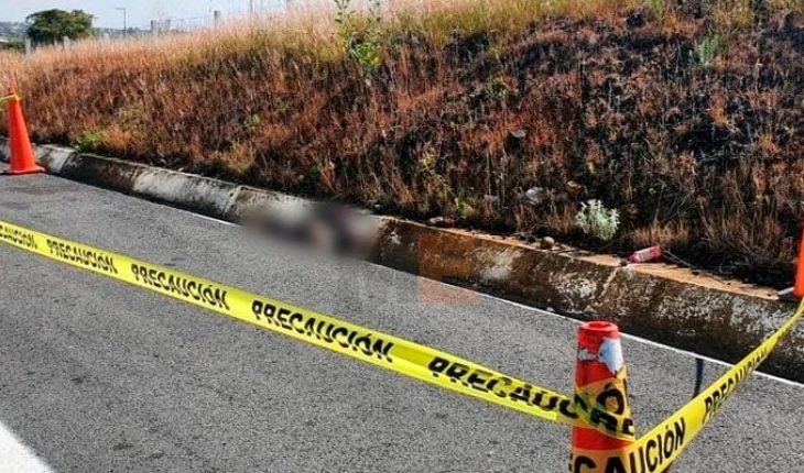 Localizan un cuerpo en la autopista Pátzcuaro-Cuitzeo