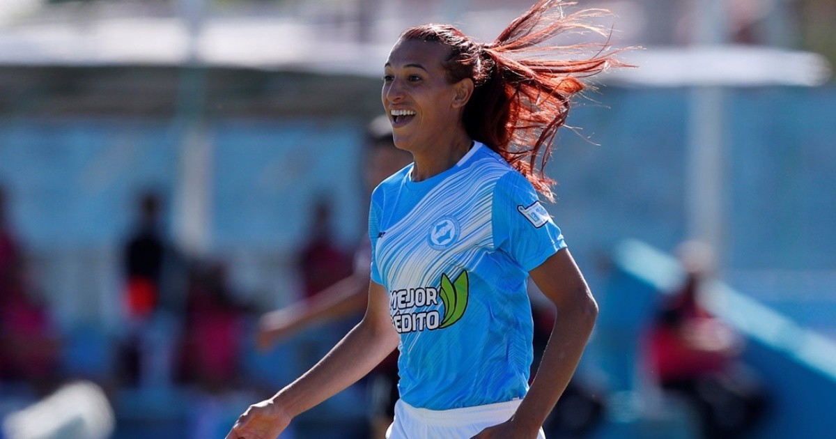 Mara Gómez hizo historia en el fútbol femenino argentino: es la primera jugadora trans en jugar en Primera División