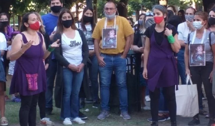 Marcha para exigir una ley que castigue la difusión de imágenes íntimas, tras la muerte de Belén San Román
