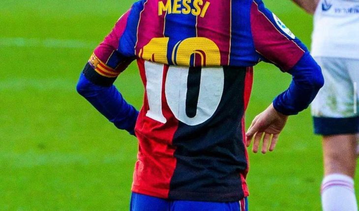 Messi deberá pagar 600 euros por homenajear a Maradona