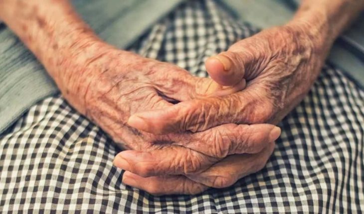 Superviviente de 102 años de la gripe española se curó dos veces de COVID-19