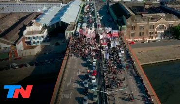 Video: Corte total y caos en el Puente Pueyrredón: protestan familias desalojadas de la toma de Guernica