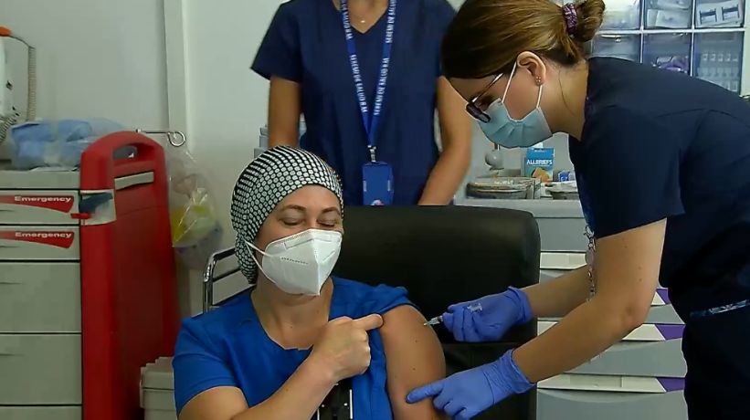 Zulema Riquelme, primera vacunada contra el Covid en Chile: “Contenta, emocionada, nerviosa”
