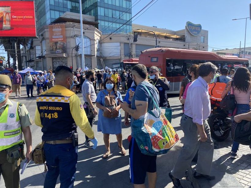 A 59-year-old woman was killed and four injured after shooting in Maipú Square
