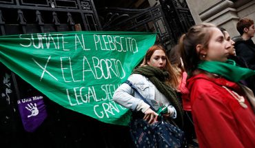 translated from Spanish: Argentine deputies approve project to legalize abortion