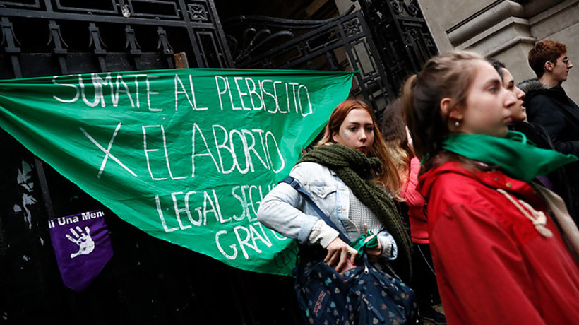 Argentine deputies approve project to legalize abortion