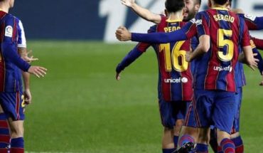 translated from Spanish: Barcelona for a win over Valencia to stay alive