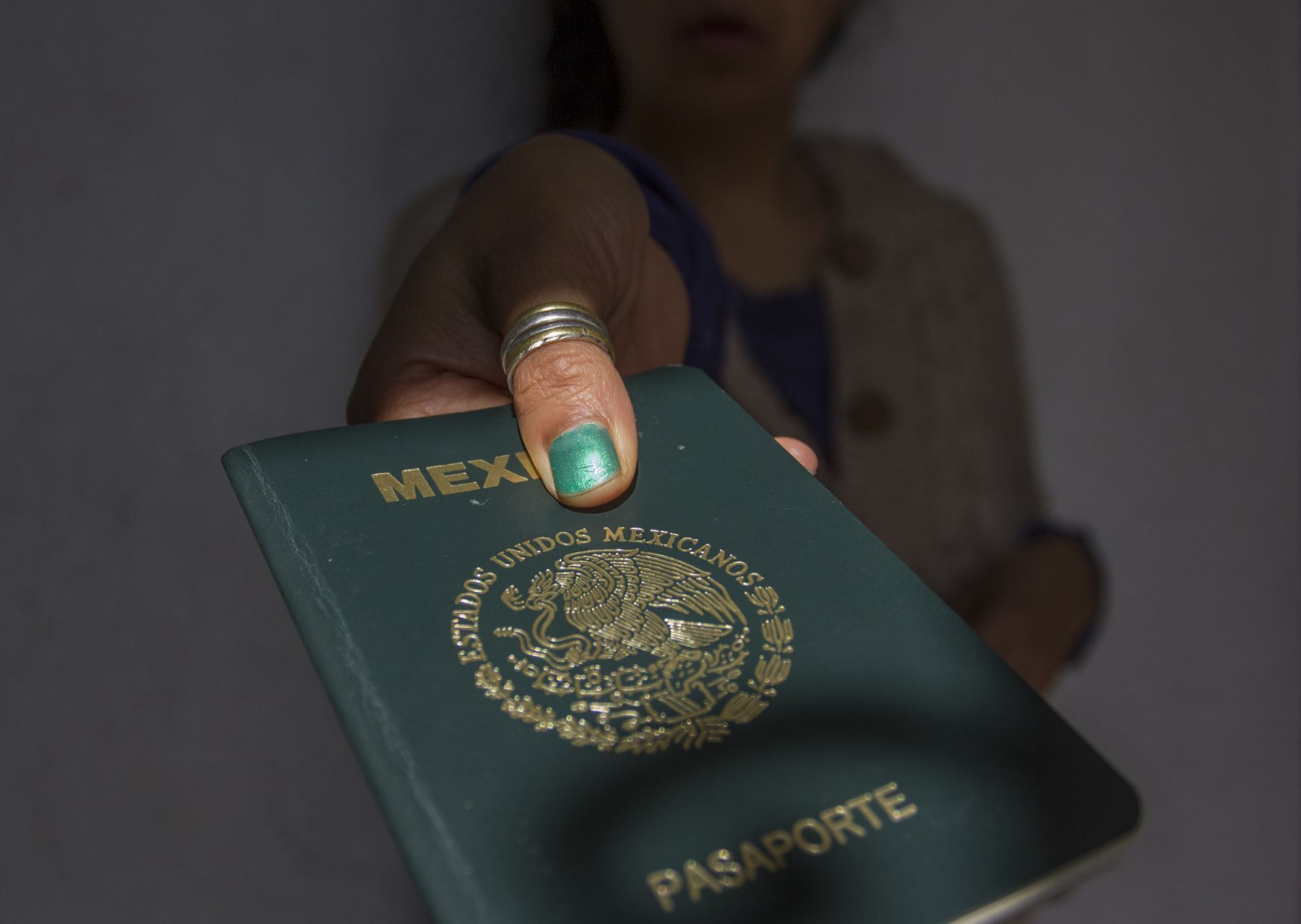 Suspend CDMX passport issuance until further notice