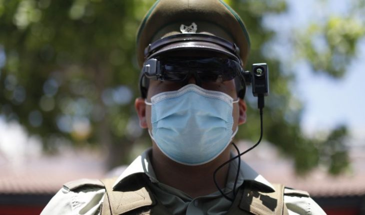 translated from Spanish: They delivered thermal visors to Carabineros to identify people with covid symptoms