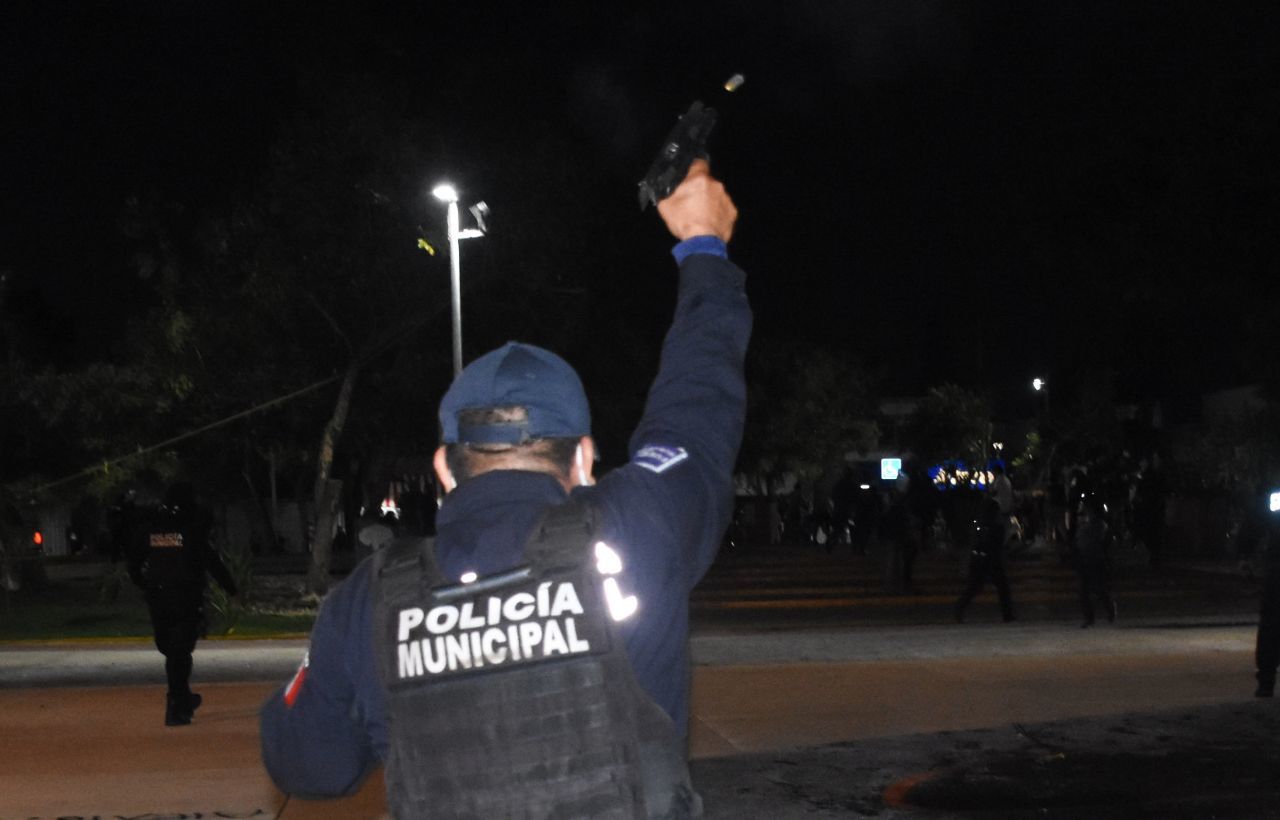 They prosecute cops who shot at the march of #JusticiaParaAlexis in Q Roo