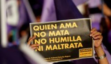 translated from Spanish: Violence against women does not stop in Chile: three women attacked by their partners mark the beginning of December