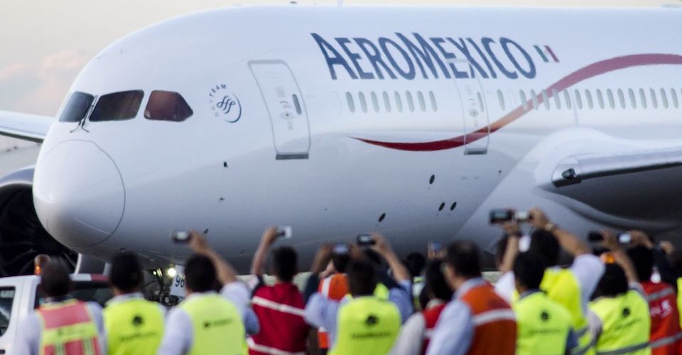Aeroméxico pide terminar contratos con pilotos y sobrecargos