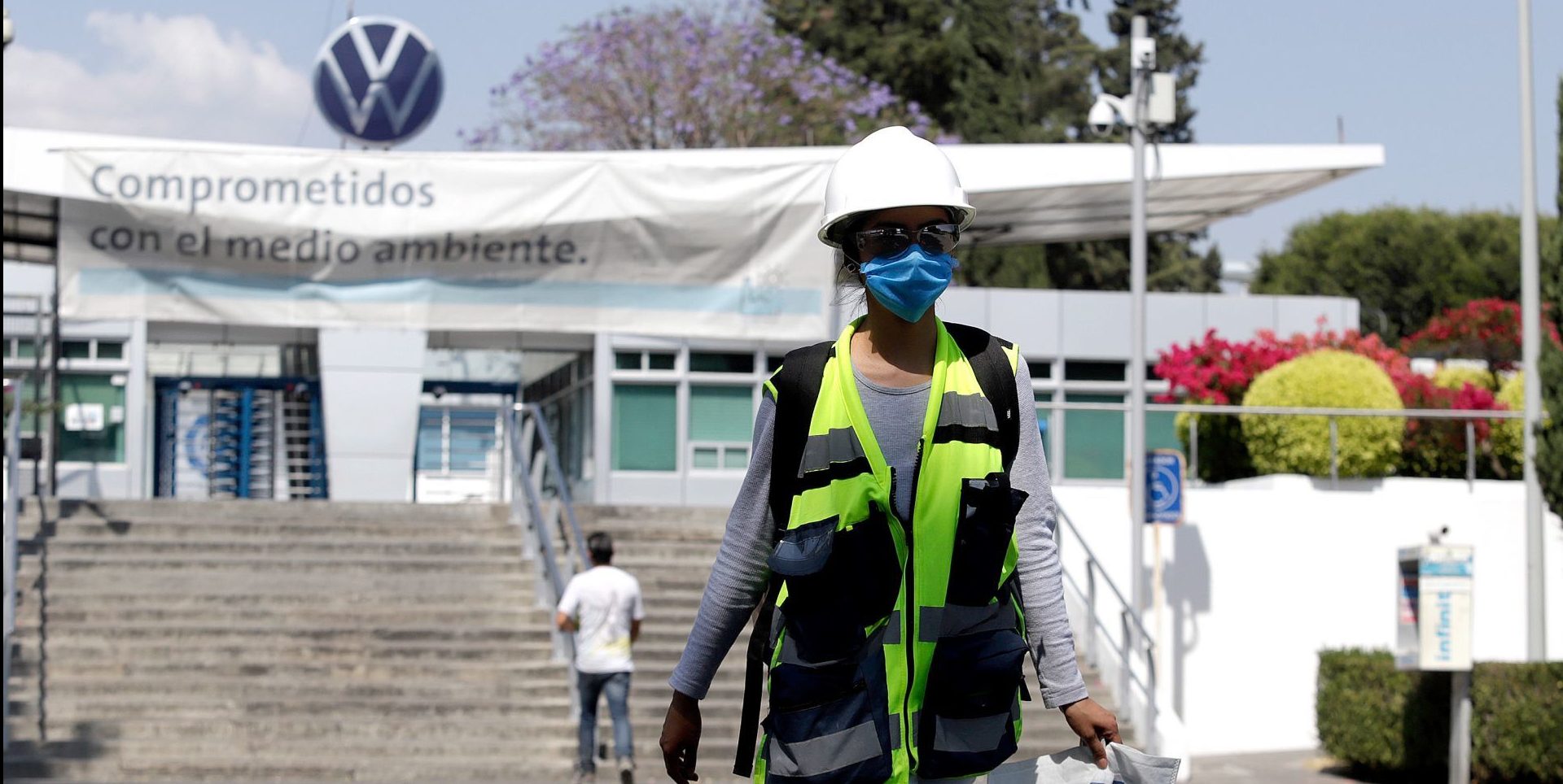 Aumentan casos COVID y muertes en armadoras de Guanajuato y Puebla