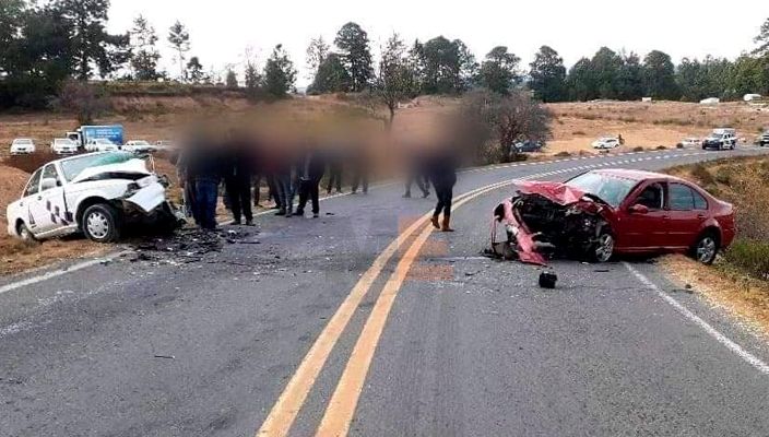 Choque de vehículos deja un muerto en la carretera Zitácuaro-Toluca