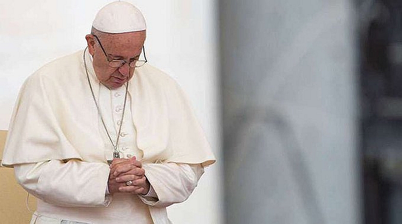 El Papa criticó a quienes salen a vacacionar en avión mientras otros sufren el confinamiento